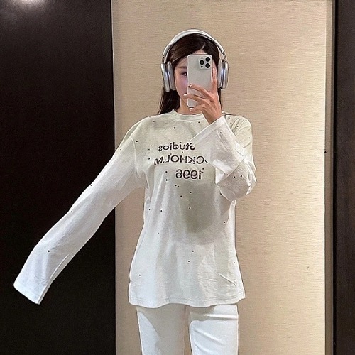 Acne Studios 1996 Letter Shiny Print Long Sleeve T-Shirt White 아크네 스튜디오 1996 레터 샤이니 프린트 롱슬리브 티셔츠 화이트 10029