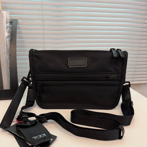 TUMI Alpha 4 Crossbody 2203725 Ballistic Nylon Black Crossbody Bag 투미 알파 4 크로스바디 2203725 발리스틱 나일론 블랙 크로스백 28cm