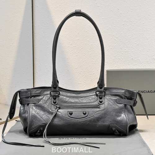 Balenciaga Motorcycle City Bag Lambskin Leather Dark Gray Shoulder Bag 발렌시아가 모터사이클 시티백 램스킨 레더 다크 그레이 숄더백 38cm