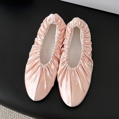 Maison Margiela Tabi Split-Toe Ballet Flat  메종 마르지엘라 타비 스플릿 토 발레 플랫 식물성 태닝 양가죽 핑크 발레 플랫 굽높이약 1cm