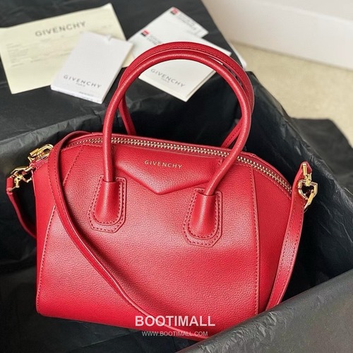 Givenchy Antigona Tote Small Grained Calfskin Black Tote Bag 지방시 안티고나 토트 스몰 그레인드 카프스킨 블랙 토트백 23cm