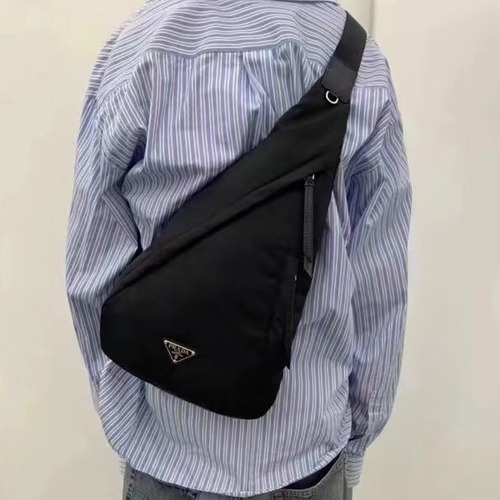 Prada Backpack Water-Resistant Parachute Nylon Black 프라다 2VZ092 백팩 방수 파라슈트 나일론 블랙 37.5cm