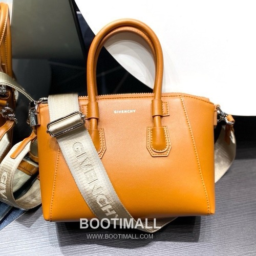 Givenchy Antigona Sport Small Calfskin Leather Orange Top Handle Bag 지방시 안티고나 스포츠 스몰 카프스킨 레더 오렌지 토트백 26cm