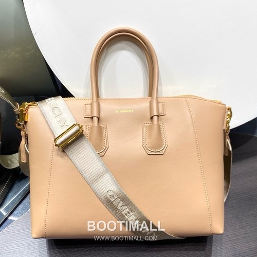 Givenchy Antigona Sport Medium Calfskin Orange Top Handle Bag 지방시 안티고나 스포츠 미디엄 카프스킨 오렌지 탑핸들백 37cm