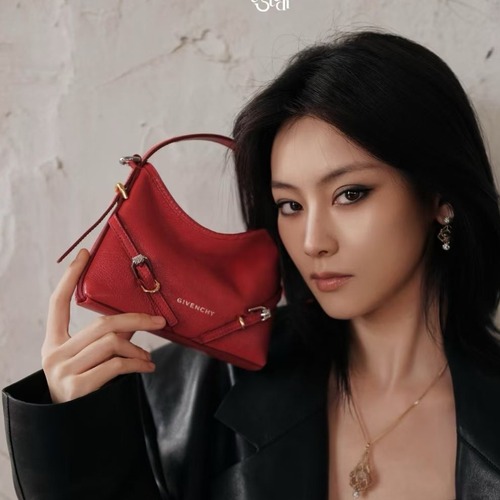 Givenchy Voyou Nano Bag Leather Black Shoulder Bag 지방시 보야주 나노 백 레더 블랙 숄더백 22cm