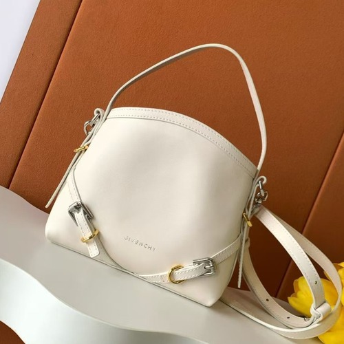 Givenchy Voyou Nano Calfskin Leather Not specified Handbag 지방시 보야주 나노 카프스킨 레더 미기재 핸드백 19cm