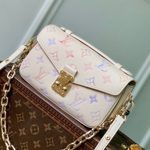 Louis Vuitton Pochette Métis East West Grained Cowhide Leather Brown Shoulder Bag 루이비통 포쉐트 메티스 이스트 웨스트 그레인드 소가죽 브라운 숄더백 21.5cm