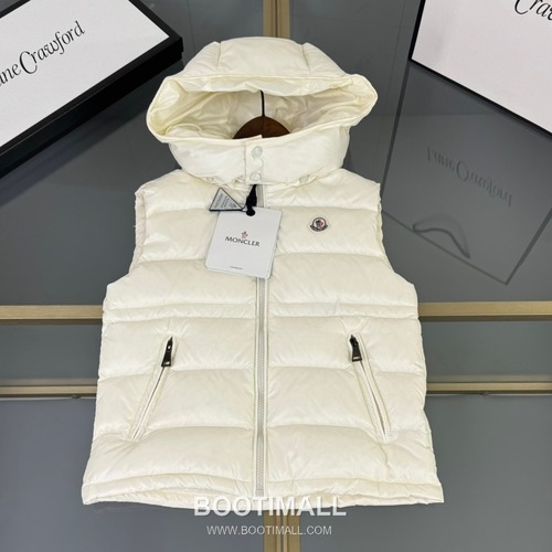 Balenciaga Classic Down Vest Cotton Blend White 발렌시아가 클래식 다운 베스트 코튼 블렌드 화이트