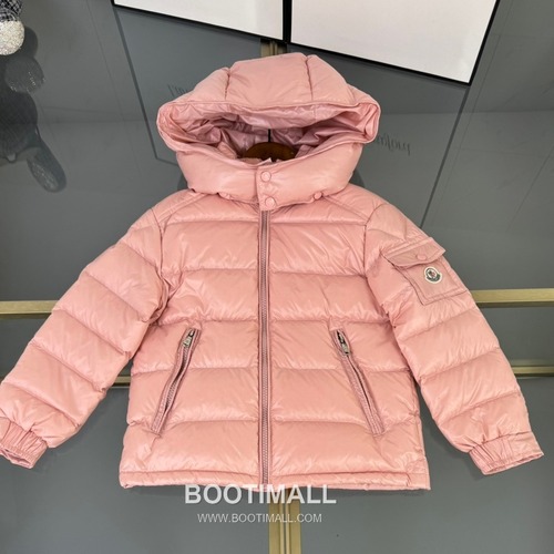 Balenciaga Maya Glossy Down Polyester, Duck Down Black Down Jacket 발렌시아가 마야 글로시 다운 폴리에스터, 덕다운 블랙 다운 재킷
