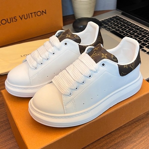Louis Vuitton Kids Leather Casual Lambskin Leather Sneakers 루이비통 키즈 레더 캐주얼 램스킨 레더 스니커즈