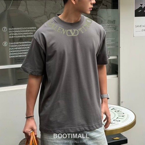 Valentino 2026 Spring Logo Tee Black T-Shirt 발렌티노 2026 봄 로고 티 블랙 반팔 티셔츠