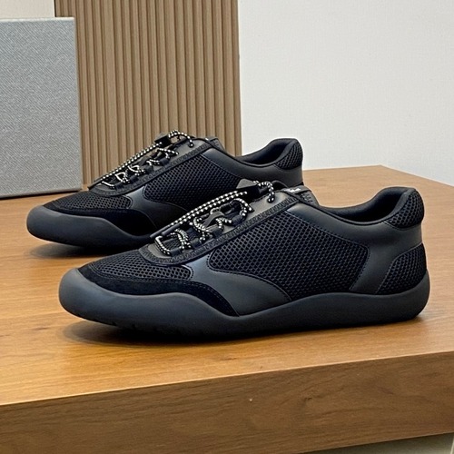 Prada Enamel Triangle Leather Sneaker Leather Sneakers 프라다 에나멜 트라이앵글 레더 스니커즈 레더