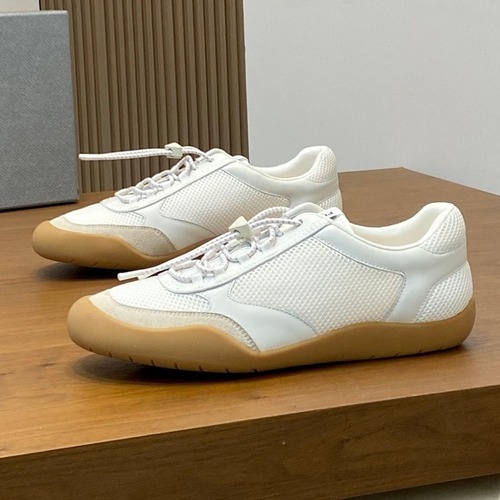 Prada Enamel Triangle Leather Sneaker Leather Sneakers 프라다 에나멜 트라이앵글 레더 스니커즈 레더