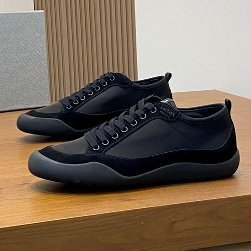 Prada Enamel Triangle Leather Sneaker Leather Sneakers 프라다 에나멜 트라이앵글 레더 스니커즈 레더