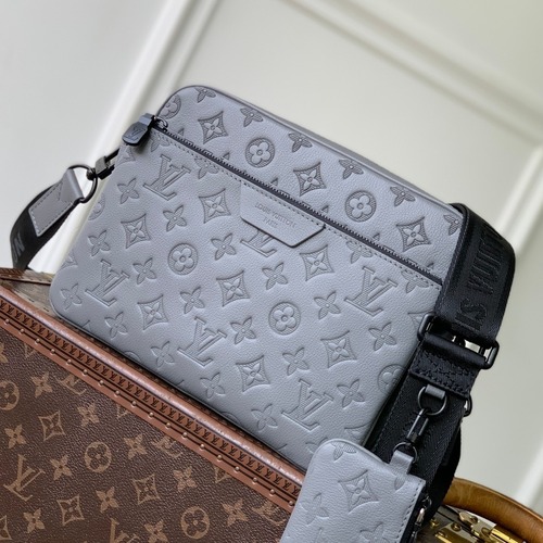 Louis Vuitton Trio Messenger Monogram Shadow Calfskin Grey Coin Purse 루이비통 트리오 메신저 모노그램 섀도우 카프스킨 그레이 동전지갑 25cm