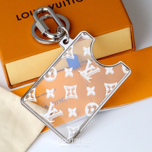 Louis Vuitton Logo Print Transparent Card Charm PVC White Keychain 루이비통 로고 프린트 투명 카드 참 PVC 화이트 키링