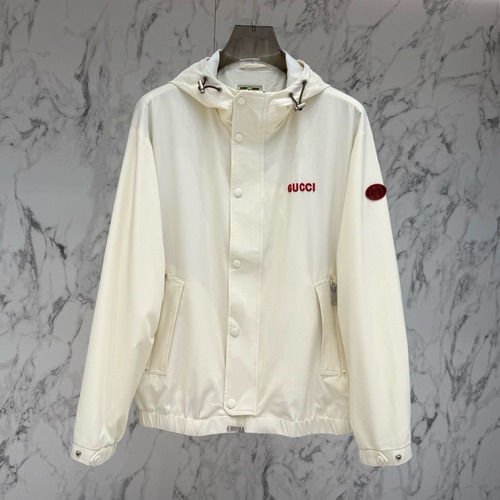 Gucci Logo Patch Hooded Outerwear White Windbreaker 구찌 로고 패치 후드 아우터 화이트 바람막이