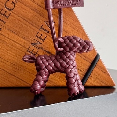 Bottega Veneta Intrecciato Dog Charm Leather Bag 보테가 베네타 인트레치아토 도그 참 가죽 백참