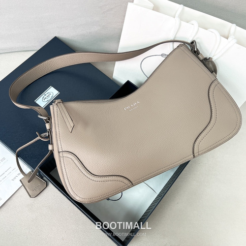 Prada Aimee Deerskin Black Hobo Bag 프라다 에이미 1BC280 디어스킨 블랙 호보백 36cm
