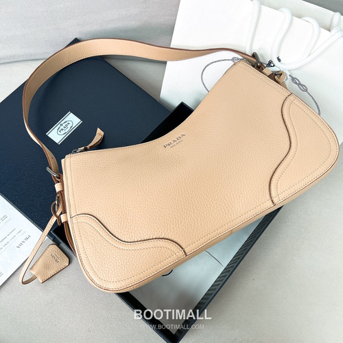 Prada Aimee Deerskin Milk Tea Beige Hobo Bag 프라다 에이미 1BC280 디어스킨 밀크티 베이지 호보백 36cm