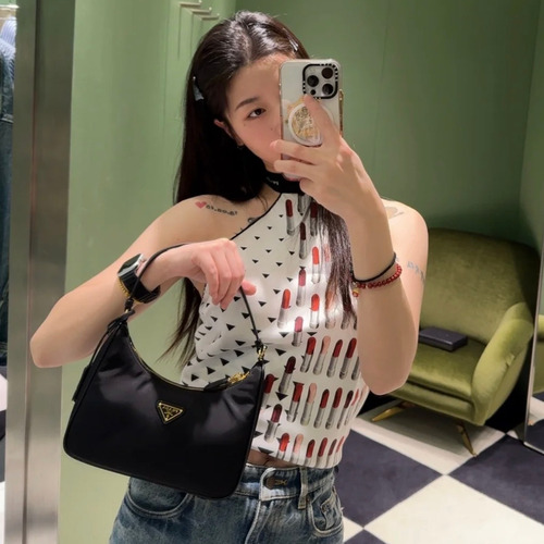 Prada Parachute Nylon 2005 Hobo Leather Black Shoulder Bag 프라다 리 에디션 2005 리나일론 블랙 숄더백 22cm