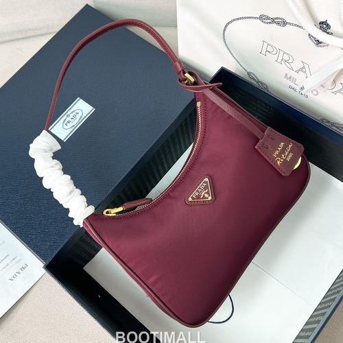 Prada Parachute Nylon 2005 Hobo Leather Burgundy Shoulder Bag 프라다 리 에디션 2005 리나일론 버건디 숄더백 22cm