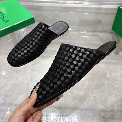 Bottega Veneta Bicolor Intrecciato Square-Toe Leather Black Slides 보테가 베네타 바이컬러 인트레치아토 스퀘어토 가죽 블랙 슬라이드