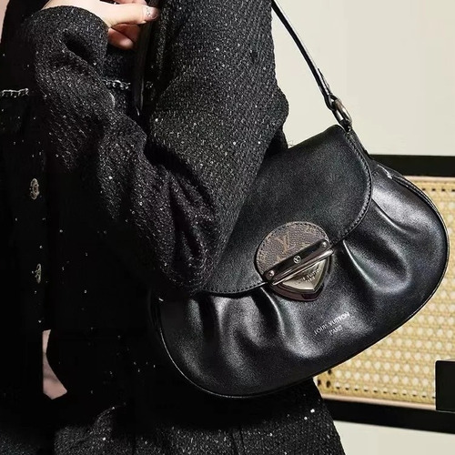 Louis Vuitton Sunset Vibe Lock Lambskin Black Long Wallet 루이비통 선셋 바이브 락 램스킨 블랙 장지갑 27cm