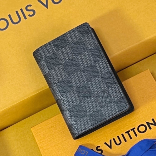 Louis Vuitton Pocket Brushed Monogram Leather Black Card Holder 루이비통 포켓 브러시드 모노그램 N63143 가죽 블랙 카드홀더 11.1cm