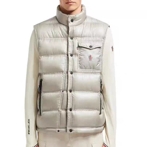 Prada Nantu Reflective Triangle Down Vest 프라다 난투 리플렉티브 트라이앵글 다운 베스트