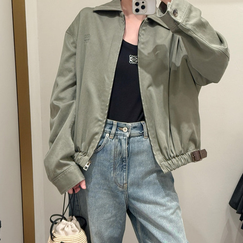 Loewe Pleated Zip-Up Belted Collar Jacket Garment-Dyed Cotton Satin Army Green 로에베 주름 지퍼 벨티드 칼라 재킷 가먼트 다이드 코튼 새틴 아미 그린