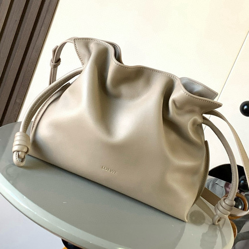 Loewe Flamenco Knot Clutch Bag Nappa Calfskin 9043 로에베 플라멩코 노트 클러치백 나파 카프스킨 30cm