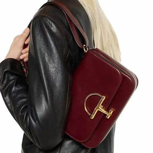 Gucci Siena Small Horsebit 846705 Smooth Leather Black Shoulder Bag 구찌 시에나 스몰 홀스빗 846705 스무스 레더 블랙 숄더백 22.5cm