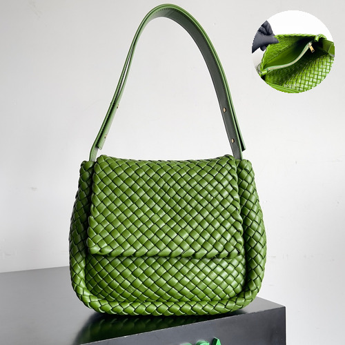 Bottega Veneta Small Cabat Intrecciato Woven Leather Shoulder Bag 보테가베네타 스몰 카바 인트레치아토 위빙 레더 숄더백 26cm