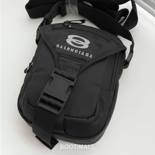 Balenciaga Check Nylon Flap Crossbody Bag 발렌시아가 체크 나일론 플랩 크로스백 21cm
