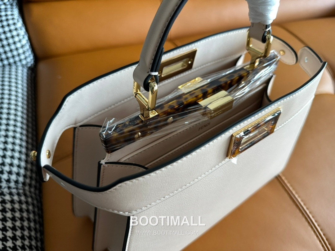 Fendi Iconic Peekaboo ISeeU Small Leather Bag 펜디 아이코닉 피카부 아이씨유 스몰 레더 백 27cm 15