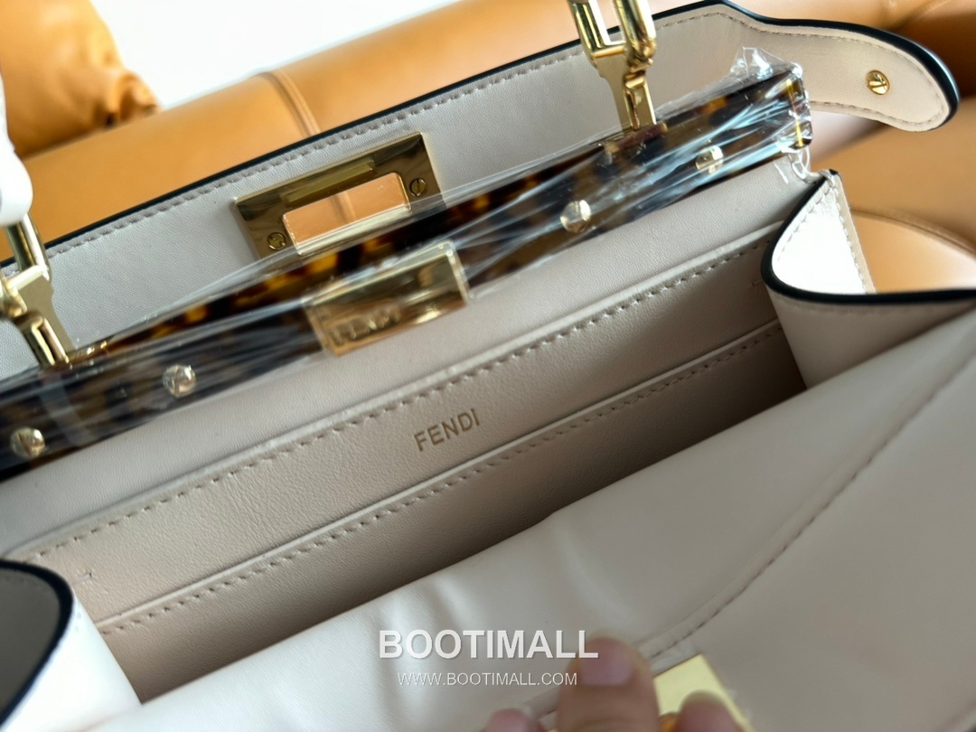 Fendi Iconic Peekaboo ISeeU Small Leather Bag 펜디 아이코닉 피카부 아이씨유 스몰 레더 백 27cm 16