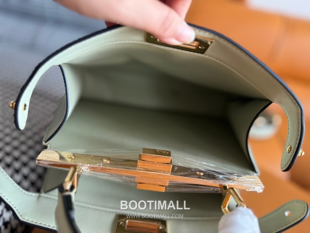 Fendi Peekaboo ISeeU Small Leather Bag 펜디 피카부 아이씨유 스몰 레더 백 27cm 8