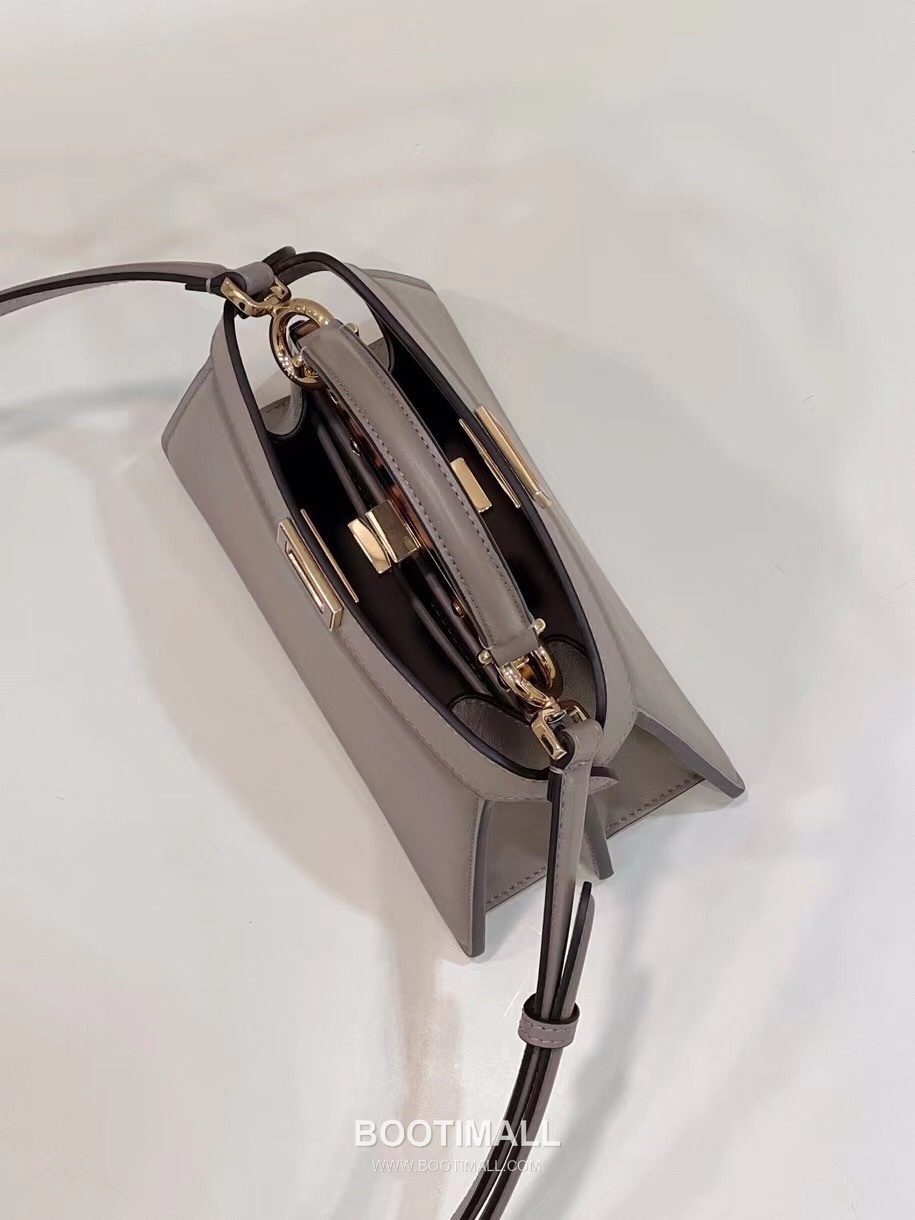 Fendi Peekaboo ISeeU Mini Nappa Leather Bag 펜디 피카부 아이씨유 미니 나파 레더 백 20cm 5