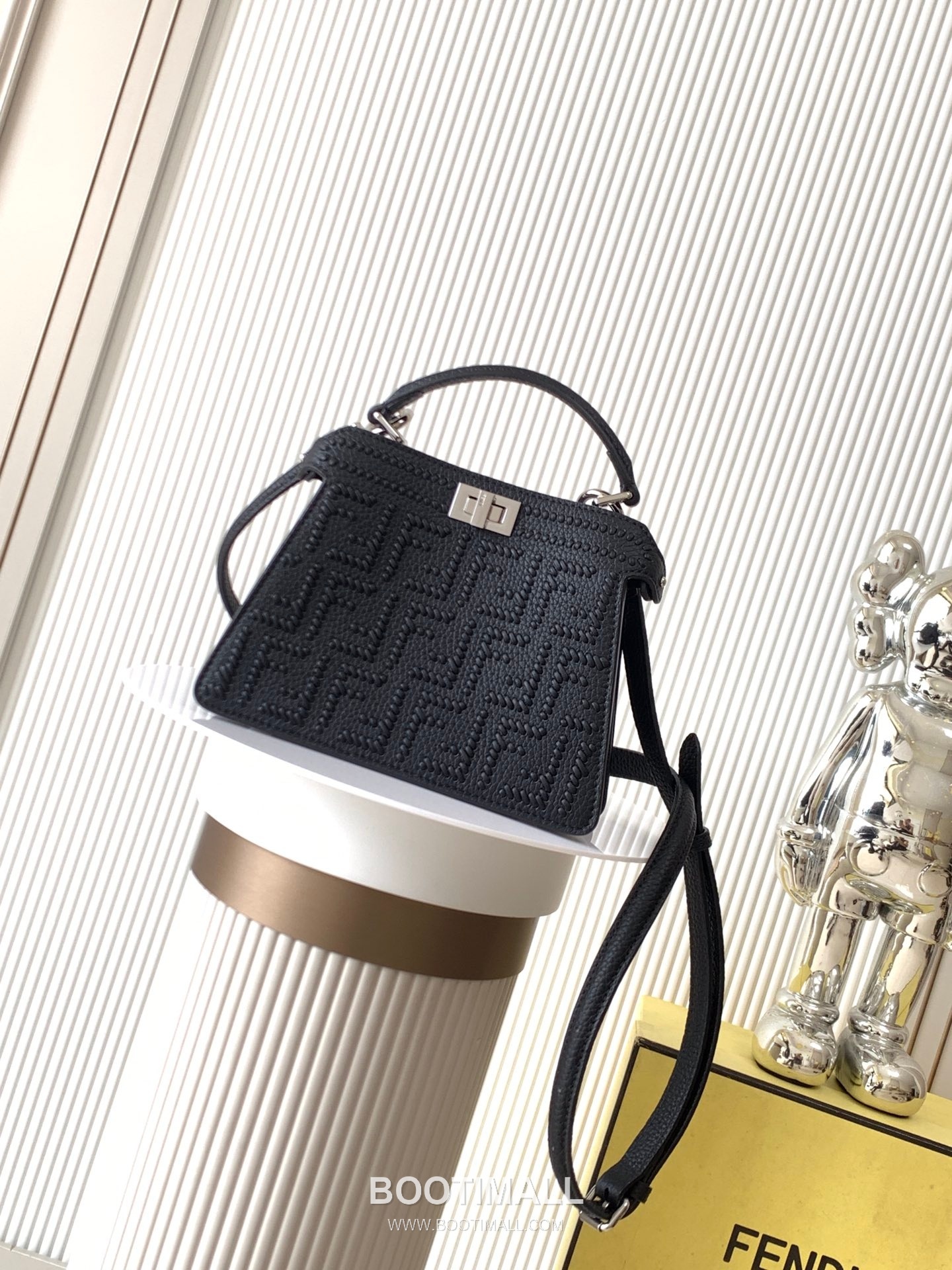 Fendi Peekaboo ISeeU Small Cuoio Romano Leather Bag 펜디 피카부 아이씨유 스몰 쿠오이오 로마노 레더 백 20cm 1