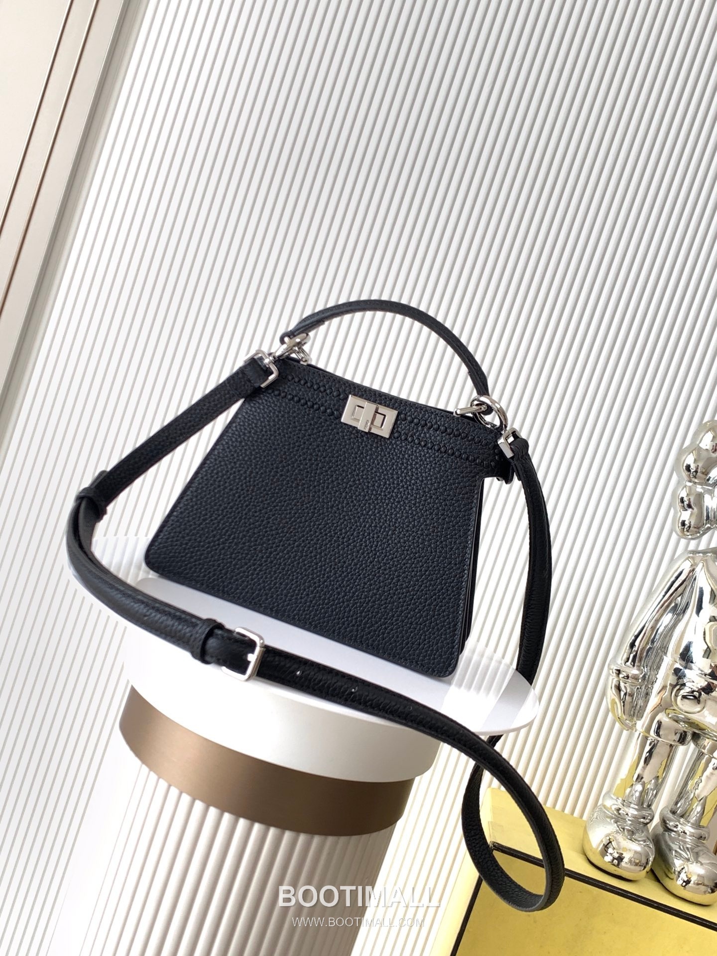 Fendi Peekaboo ISeeU Small Cuoio Romano Leather Bag 펜디 피카부 아이씨유 스몰 쿠오이오 로마노 레더 백 20cm 2