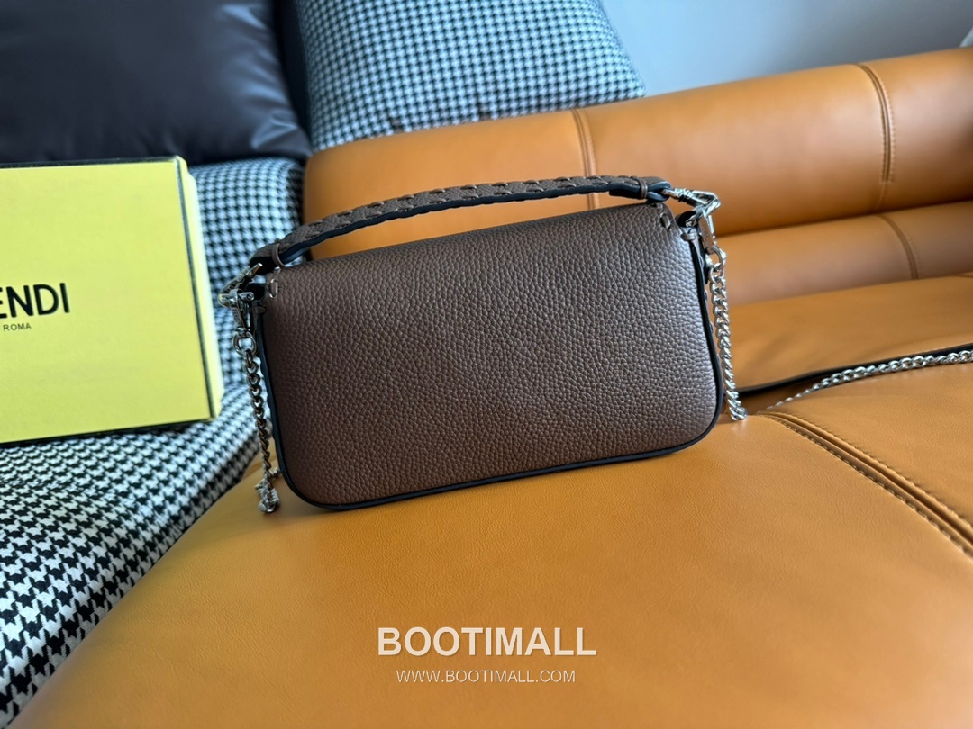 Fendi Baguette Mini Cuoio Romano Leather Bag 펜디 바게트 미니 쿠오이오 로마노 레더 백 20cm 4
