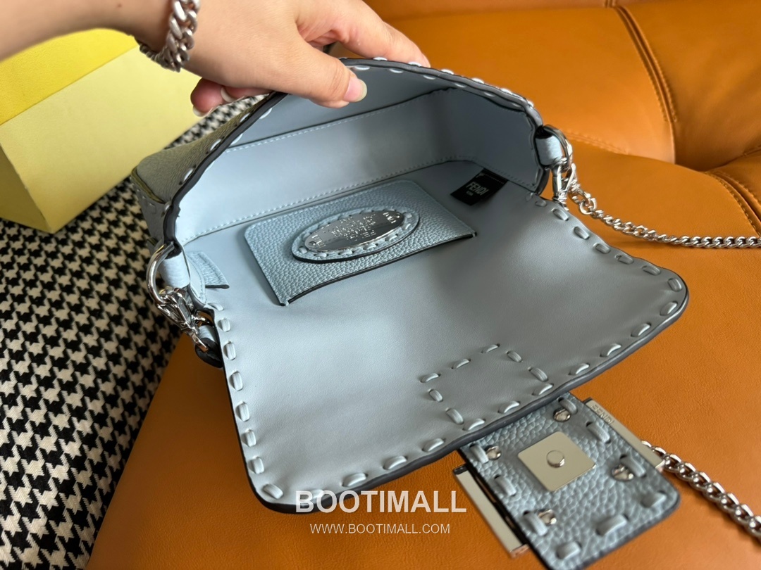 Fendi Baguette Mini Cuoio Romano Leather Bag 펜디 바게트 미니 쿠오이오 로마노 레더 백 20cm 17