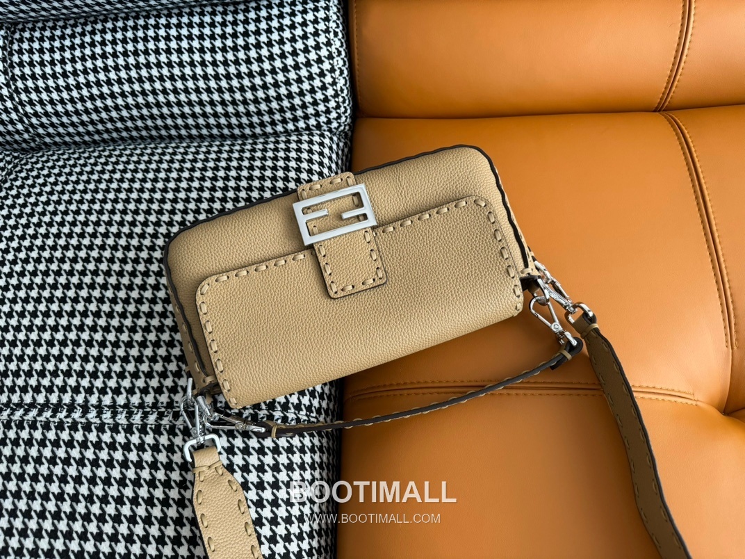Fendi Baguette Medium Cuoio Romano Leather Bag 펜디 바게트 미디엄 쿠오이오 로마노 레더 백 27cm 6