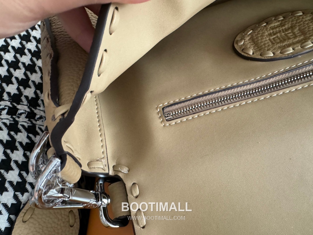 Fendi Baguette Medium Cuoio Romano Leather Bag 펜디 바게트 미디엄 쿠오이오 로마노 레더 백 27cm 8