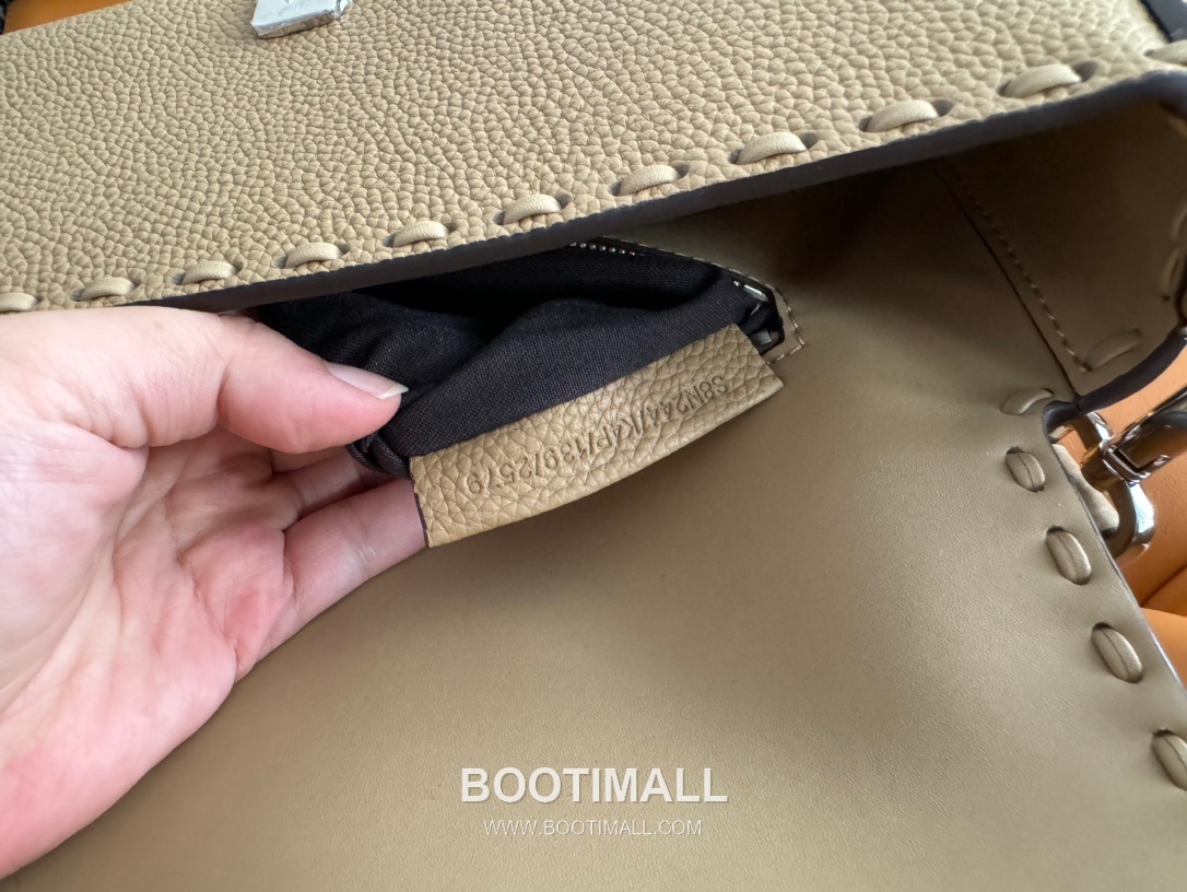 Fendi Baguette Medium Cuoio Romano Leather Bag 펜디 바게트 미디엄 쿠오이오 로마노 레더 백 27cm 9