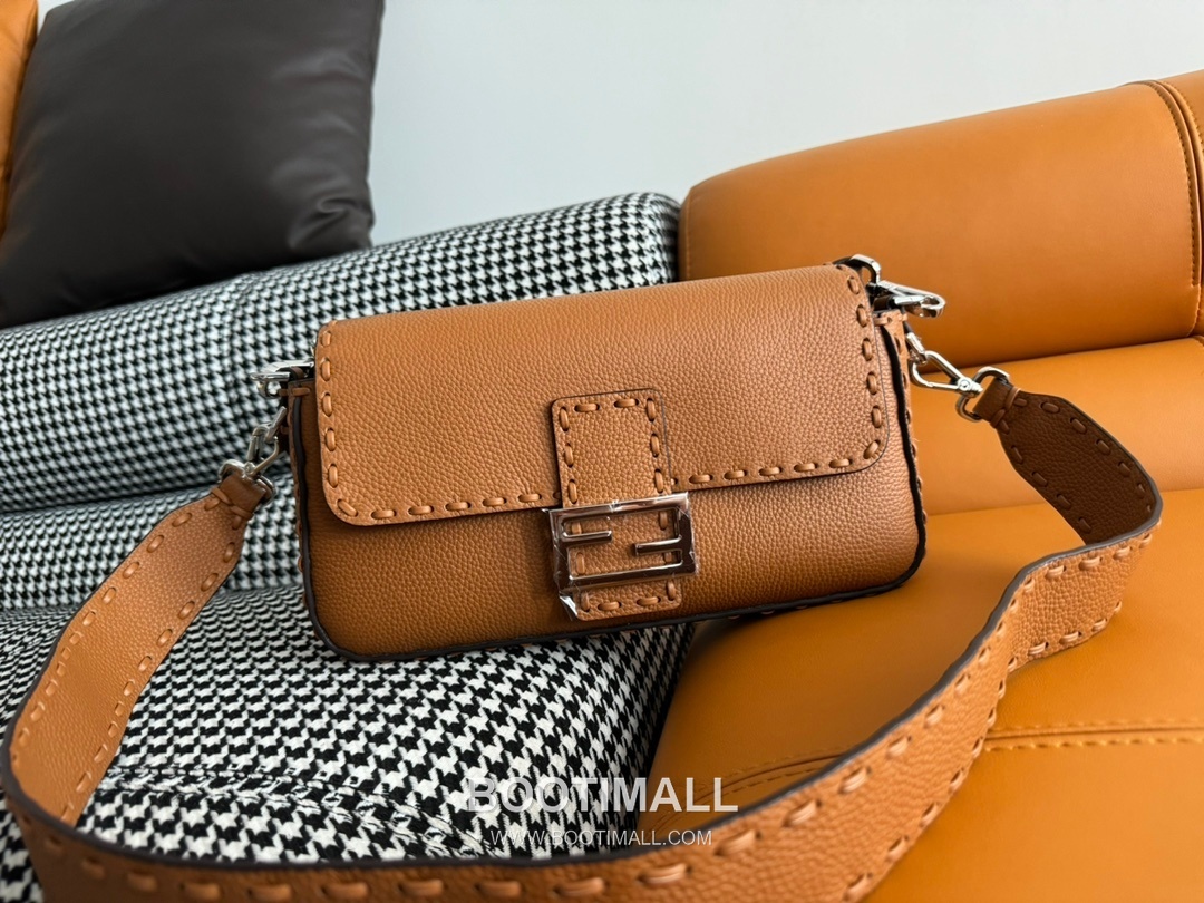 Fendi Baguette Medium Cuoio Romano Leather Bag 펜디 바게트 미디엄 쿠오이오 로마노 레더 백 27cm 1