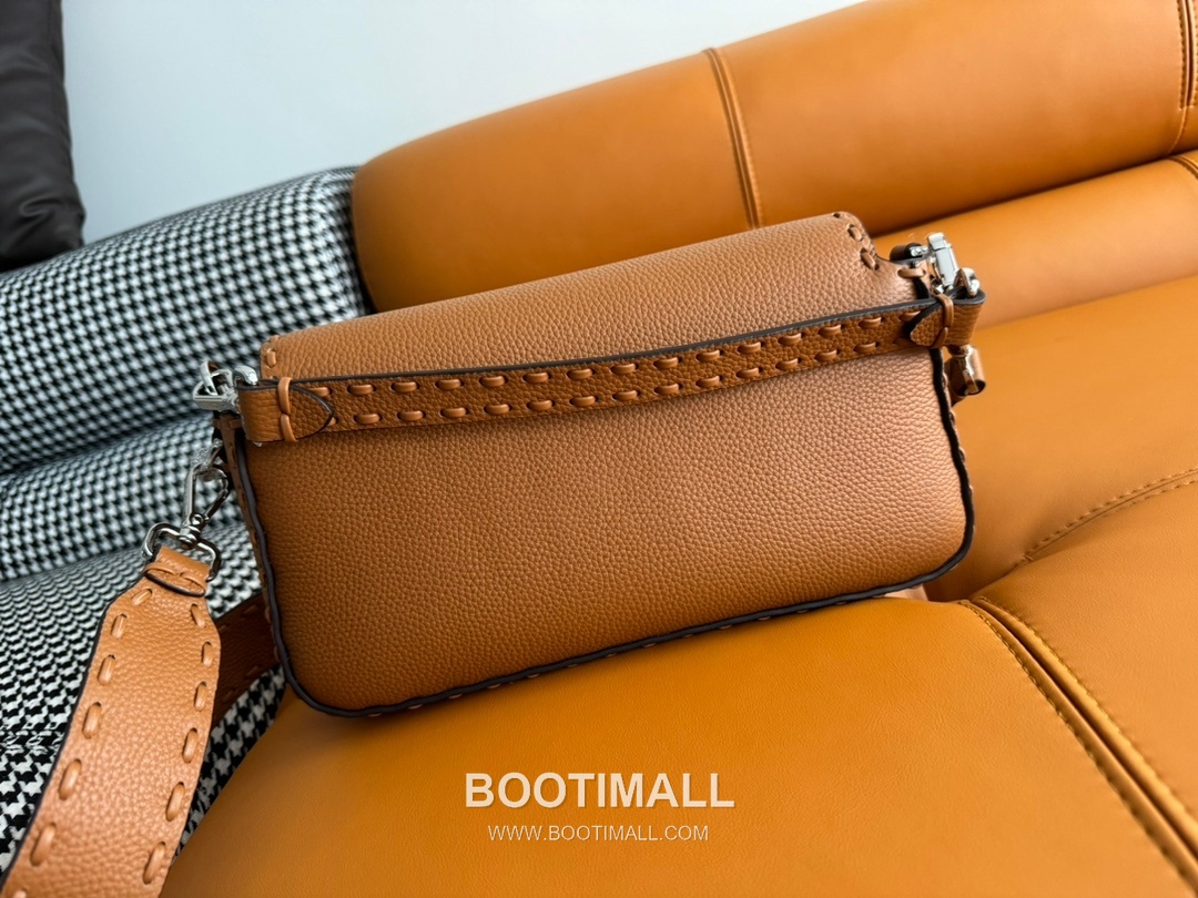 Fendi Baguette Medium Cuoio Romano Leather Bag 펜디 바게트 미디엄 쿠오이오 로마노 레더 백 27cm 4