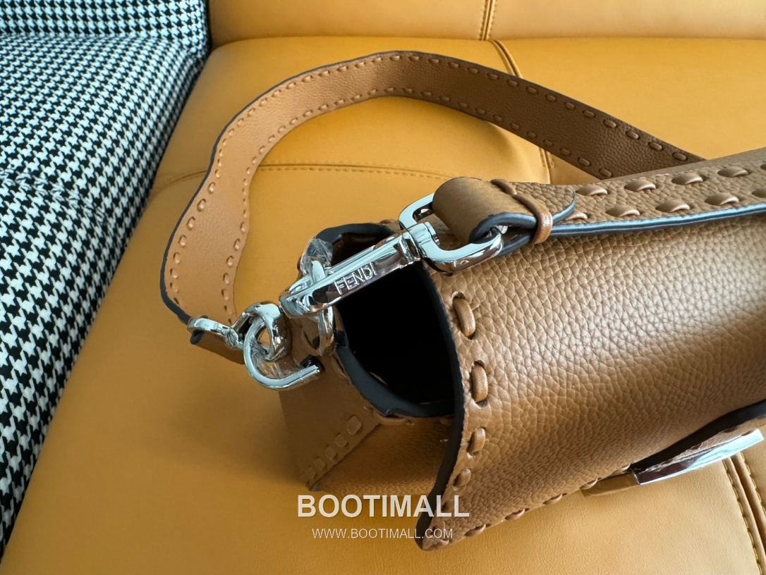 Fendi Baguette Medium Cuoio Romano Leather Bag 펜디 바게트 미디엄 쿠오이오 로마노 레더 백 27cm 5