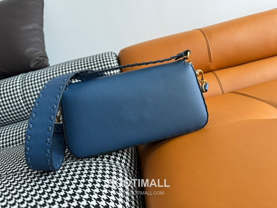 Fendi Baguette Medium Cuoio Romano Leather Bag 펜디 바게트 미디엄 쿠오이오 로마노 레더 백 27cm 3